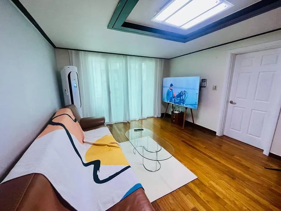 The Biggest Three Bedroom In Hongdae, Sinchon, Yonsei Seoul 0*,